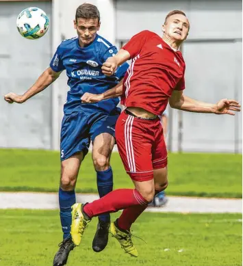  ?? Foto: Siegfried Rebhan ?? Mit Köpfchen: Maximilian Ocker (links, unser Archivfoto zeigt ihn beim Spiel in Memmingen im Luftduell mit Marco Nickel) erzielte gestern die ersten beiden Treffer für sein Team.