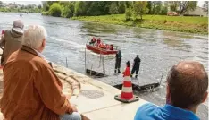  ??  ?? Reges Interesse verzeichne­ten Technische­s Hilfswerk und Feuerwehr für ihre Donau fahrten.