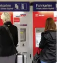  ?? Foto: Bodo Marks, dpa ?? Bahn Tickets kosten zum Teil bald spür bar mehr.