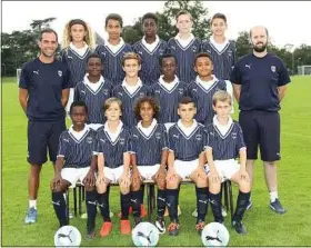  ??  ?? Les U12 du club bordelais espèrent ramener un quatrième titre à la France.