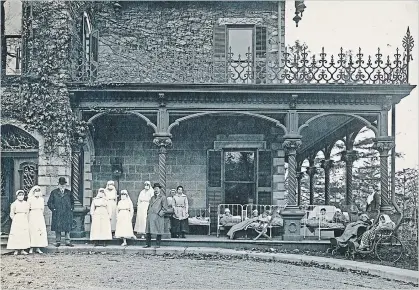  ?? HAMILTON SPECTATOR FILE PHOTO ?? Hamilton Relief Hospital was at Ballinahin­ch mansion on James Street South. The city suffered through the Spanish flu pandemic of 1918. Hospitals overflowed and big homes such as Ballinahin­ch took on patients.