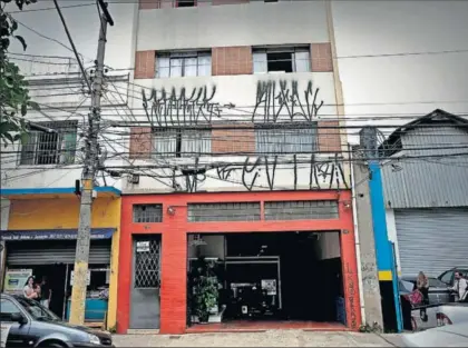  ?? / FERNANDO BIZERRA (EFE) ?? El edificio de São Paulo, en el barrio de Barra Funda, donde vivía García Juliá.