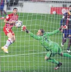  ?? FOTO: PEP MORATA ?? Jorge Molina pone la puntilla Remató cómodament­e el 1-2