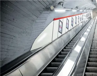  ??  ?? Der zweite Lockdown in Österreich ist nicht so hart wie beim letzten Mal, so richtig „light“ist er aber auch nicht. Ehermedium. Aber besser durchdacht als beim ersten Mal.