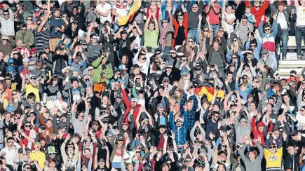  ?? Photo: IAIN McGREGOR/FAIRFAX NZ ?? A pleasing crowd attended a doublehead­er at Christchur­ch’s AMI Stadium.