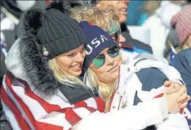  ?? GETTY IMAGES ?? Lindsey Vonn (R) of the US is consoled at the finish of the Alpine Skiing Ladies SuperG.