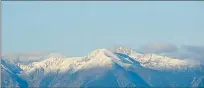  ??  ?? Le Canigou vu de St Hippolyte dimanche dernier à 8h.