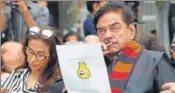  ?? KARUN SHARMA/HT ?? Author Shobhaa De and actor Shatrughan Sinha at the session in Kasauli on Friday.