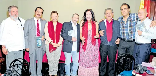  ??  ?? /ADRIAN VAZQUEZ Roberto Fuentes, Leopoldo González, Rosario Avilés, Gonzalo Tassier, María Eva Avilés, Paco Gómez, Fred Álvarez y José Reveles