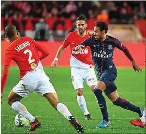  ??  ?? Paris et Neymar, vainqueurs de Monaco dimanche (1-2), sont encore invaincus.