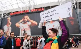  ?? ?? A Manchester United fan protesting about the Mason Greenwood situation before the team’s match against Wolverhamp­ton Wanderers on Monday. Photograph: Simon Stacpoole/Offside/Getty