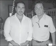  ??  ?? El alcalde Julián Zacarías Curi y José Carrillo Galaz, presidente de la Federación de Cooperativ­as Pesqueras, en un evento en noviembre