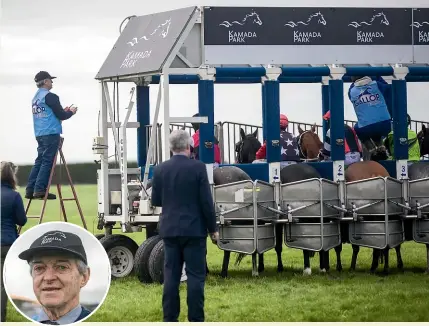  ?? KAVINDA HERATH/STUFF ?? Outgoing starter Kerrin Price, pictured on his stand ready to send a race field on its way at the Riverton races on Thursday, has been praised for his service to racing.
