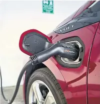  ?? RICHARD VOGEL THE ASSOCIATED PRESS FILE PHOTO ?? A report on electric vehicles says Toronto needs to increase the number of public charging stations for owners without garages.