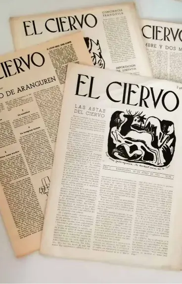  ??  ?? A la izqda., pleno del Comité Central del PCE, celebrado en Berlín en 1956, con Santiago Carrillo al micrófono y Dolores Ibárruri a la izquierda.
Abajo, ejemplares iniciales de fundada en Barcelona en 1951 y que se sigue editando en la actualidad, dirigida por Jaume Boix.
El Ciervo,
ENSAYO CASAÑAS, JOAN.
Barcelona: La Llar del Llibre, 1988. En catalán. CASTELLS, JOSÉ MARIA, HURTADO, JOSÉ Y MARGENAT, JOSEP MARIA (EDS.).
HOAC, 1981. MARTÍNEZ HOYOS, FRANCISCO.