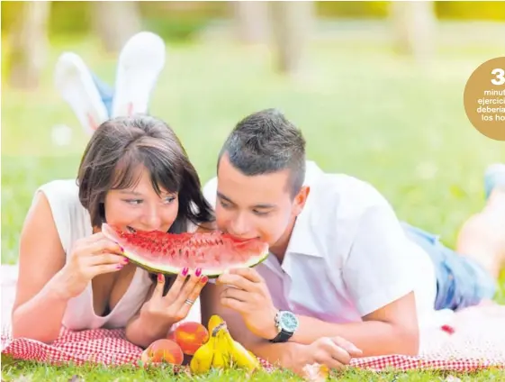  ?? SHUTTERSTO­CK ?? Una alimentaci­ón balanceada, que incluya a diario frutas y verduras, es fundamenta­l para una buena salud reproducti­va.