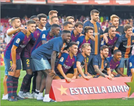  ??  ?? OTRO GAMPER MÁS. El Barcelona volvió a imponerse de nuevo a Boca Juniors en su trofeo y Messi fue elegido de nuevo como mejor jugador de