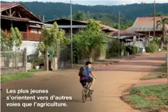  ??  ?? Les plus jeunes s’orientent vers d’autres voies que l’agricultur­e.