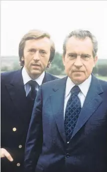  ?? Associated Press ?? RICHARD M. NIXON poses in 1977 with broadcaste­r David Frost, who elicited an apology from the disgraced ex-president.