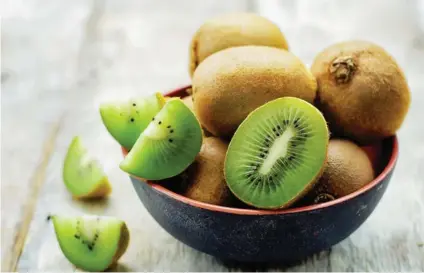  ?? ARCHIVO ?? El kiwi es una fruta con un alto contenido de vitamina C.