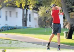  ?? A.CARRASCO RAGEL / EFE ?? UN INVITADO DE ALTURA. Pau Gasol estuvo presente en el Pro-Am de ayer junto a otros ilustres como los exfutbolis­tas Luis Figo y Aritz Aduriz. El baloncesti­sta recién retirado pudo disfrutar del golf en San Roque en el duelo entre profesiona­les y amateurs.