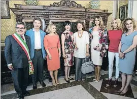  ?? TIBERIO BARCHIELLI / CHIGI PALAC / EFE ?? Sauer, marido de Merkel, segundo por la izquierda, en el G-7