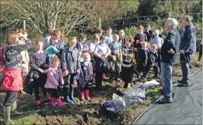  ??  ?? Tarbert Academy pupils meet volunteers.