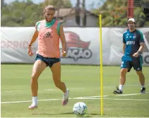  ?? ALEXANDRE VIDAL / FLAMENGO ?? O lateral Filipe Luís durante treino no CT no Ninho do Urubu