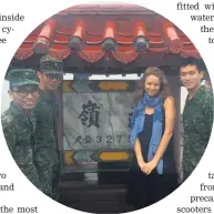  ??  ?? The writer meets Taiwanese soldiers.