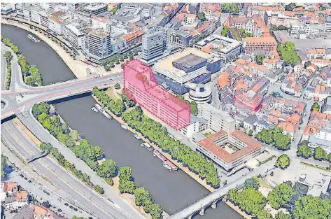  ?? FOTOMONTAG­E: STADTFORUM ?? Laut Konzeptver­gabe kann der Ersatzbau für das Finanzamt 28 000 Quadratmet­er Bruttogesc­hossfläche haben, nahezu doppelt so viel wie das Baudenkmal. Was dies für das Bauvolumen bedeutet, hat das Saarbrücke­r Stadtforum hier maßstabsge­treu visualisie­rt.
