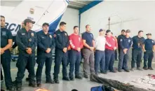  ??  ?? En Baja California un contingent­e integrado por 72 elementos de rescate viajaron hacia la Ciudad de México.