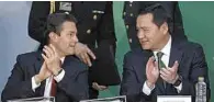  ??  ?? Complement­os. Osorio Chong (derecha) ha sido uno de los principale­s apoyos del presidente Peña Nieto (izquierda).