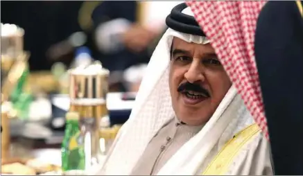  ??  ?? L’émir de Bahreïn, Hamad Ben Issa Al-Khalifa, s’inscrit dans la tradition de détestatio­n de l’Etat voisin, le Qatar.