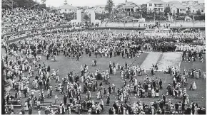  ??  ?? The public reception held for the royal couple at Pukekura Park on January 9, 1954.