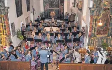  ?? SZ-FOTO: KURT EFINGER ?? Der Musikverei­n Frankenhof­en musizierte in der Kirche.