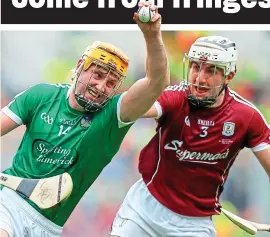  ?? INPHO ?? There first: Seamus Flanagan (left) beats Daithí Burke