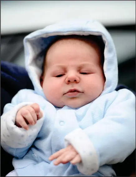  ??  ?? Baby Oscar had a speedy arrival in the family car, and below right, Fabien with his newborn son