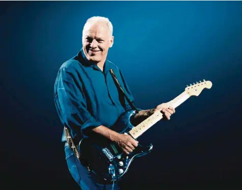  ??  ?? Es tan icónica que incluso existe un libro sobre ella. Phil Taylor, técnico personal de las guitarras de Gilmour desde 1974, narra su evolución en Pink Floyd: The Black Strat, a History of David Gilmour’s Black Fender Stratocast­er. SONORAMENT­E LEGENDARIA