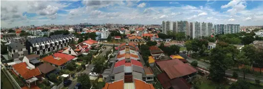  ?? SAMUEL ISAAC CHUA/THE EDGE SINGAPORE ?? View of the private housing estate in the Kovan-Upper Serangoon neighbourh­ood