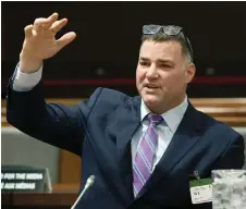  ?? CP PHOTO ?? Eric Lindros appears before the House of Commons health committee Wednesday to talk about sports-related concussion­s.