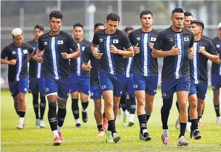  ??  ?? Convocados. La selección nacional trabajará la próxima semana con miras al amistoso frente a Guatemala.