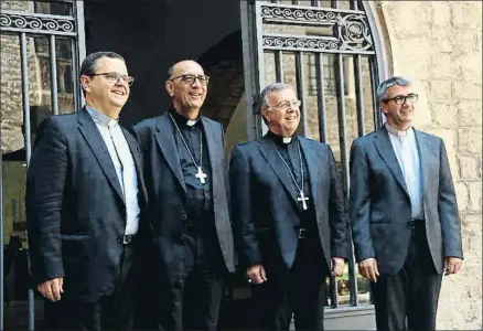  ?? POL SOLÀ / ACN ?? Los obispos Sergi Gordo, Juan José Omella, Sebastià Taltavull y Toni Vadell, en el Palau Episcopal