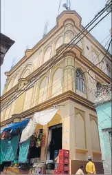  ?? HT ?? ▪ Ek Raat Ki Masjid is located in a narrow lane of Lallapura area.