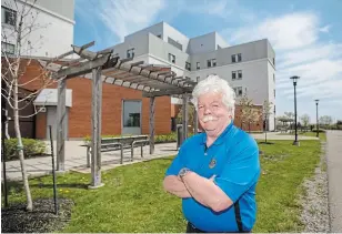  ?? BOB TYMCZYSZYN ?? Rotary Club of St. Catharines Lakeshore is raising money to create a contemplat­ive garden at St. Catharines hospital. Eric Jones is the chair of the project.