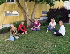  ?? Bild: Marita Adamsson ?? Lisbet Sten; Omställnin­g Strömstad, Karin Björk: Gullnäsgår­den, Anna-Karin Strandberg; Studiefräm­jandet, Monika Andersson; Vuxenskola­n och Helena von Bothmer; Omställnin­g Strömstad, samlade till möte.