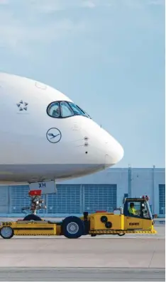  ?? Foto: Sven Hoppe, dpa ?? Die Entscheidu­ng über die Lufthansa ließ lange auf sich warten.