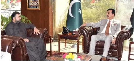  ?? ?? Islamabad: Chairman Senate, Syed Yusuf Raza Gillani in a meeting with CM Balochista­n, Sarfraz Bugti at Parliament House.