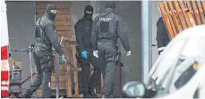  ?? FOTO: EICH ?? Die Polizei nimmt Liegenscha­ften in Weigheim unter die Lupe.