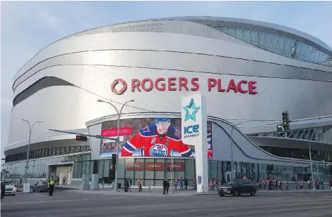  ?? DAVID BLOOM ?? The building of Rogers Place in Edmonton’s downtown has proven to be an economic boom for the city because of the location, but in general, studies have shown few economic spinoffs come from taxpayers footing the bill to build new palaces for...