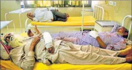  ?? PTI ?? Dera Sacha Sauda followers, who were injured in Friday’s violence, receive treatment at the Sector6 civil hospital in Panchkula on Saturday.